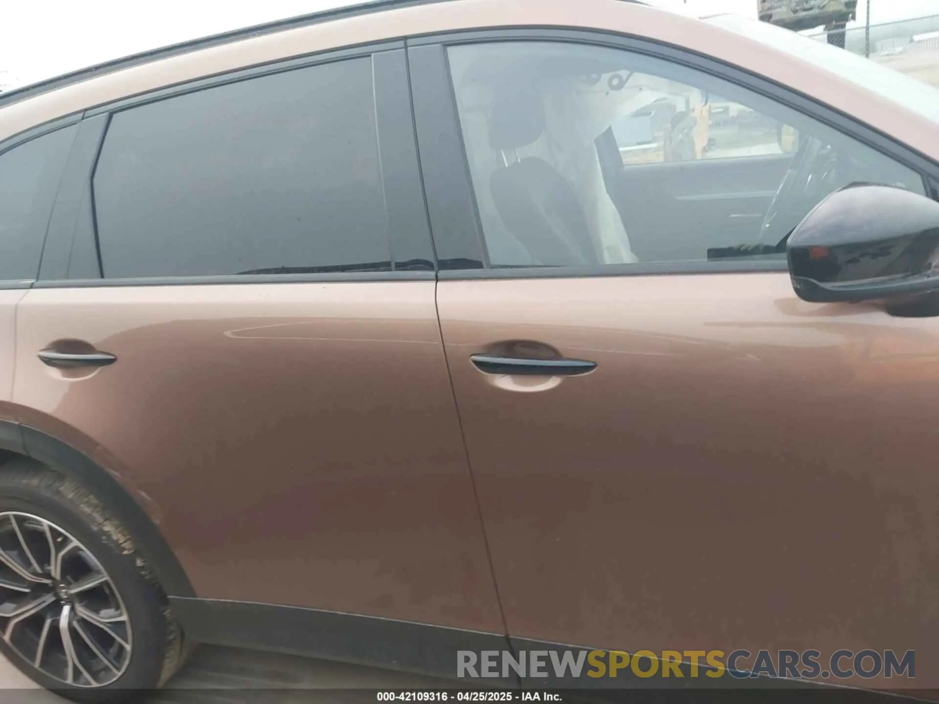 14 fotografías del automóvil dañado JM3KJEHA1S1111323 MAZDA CX-70 PHEV 2025