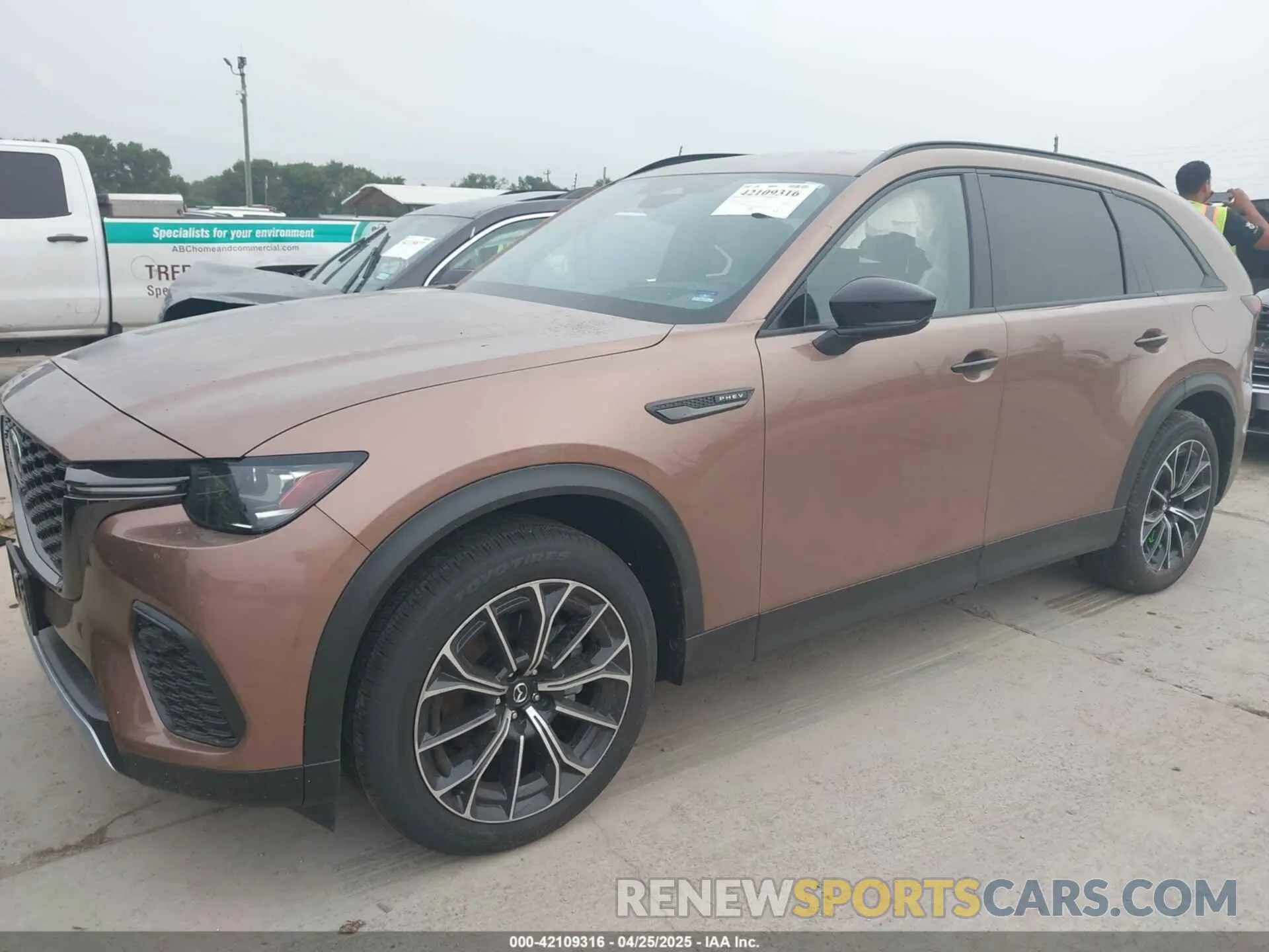 2 fotografías del automóvil dañado JM3KJEHA1S1111323 MAZDA CX-70 PHEV 2025