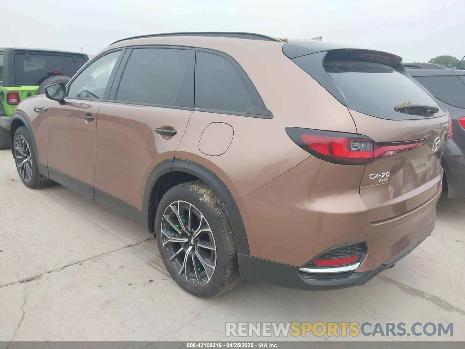3 fotografías del automóvil dañado JM3KJEHA1S1111323 MAZDA CX-70 PHEV 2025
