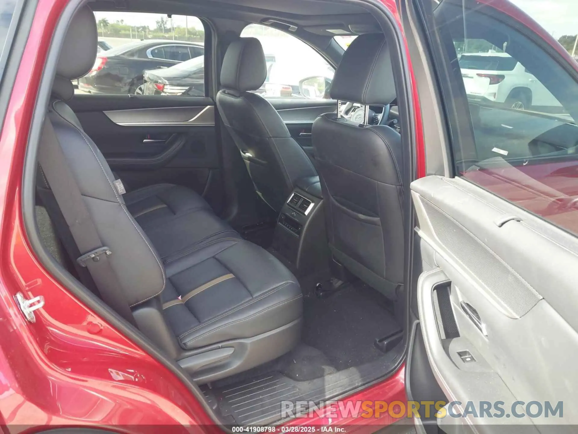 8 fotografías del automóvil dañado JM3KJEHA4S1112319 MAZDA CX-70 PHEV 2025