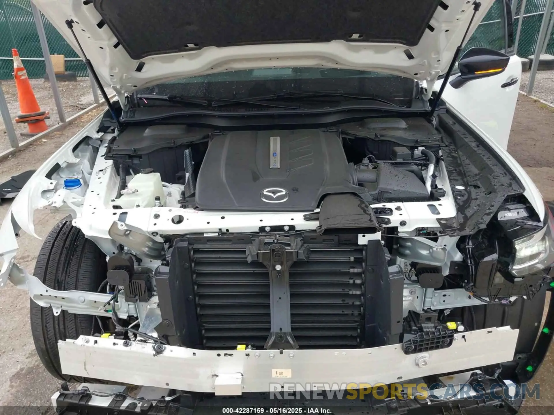 10 fotografías del automóvil dañado JM3KJEHA6S1111740 MAZDA CX-70 PHEV 2025