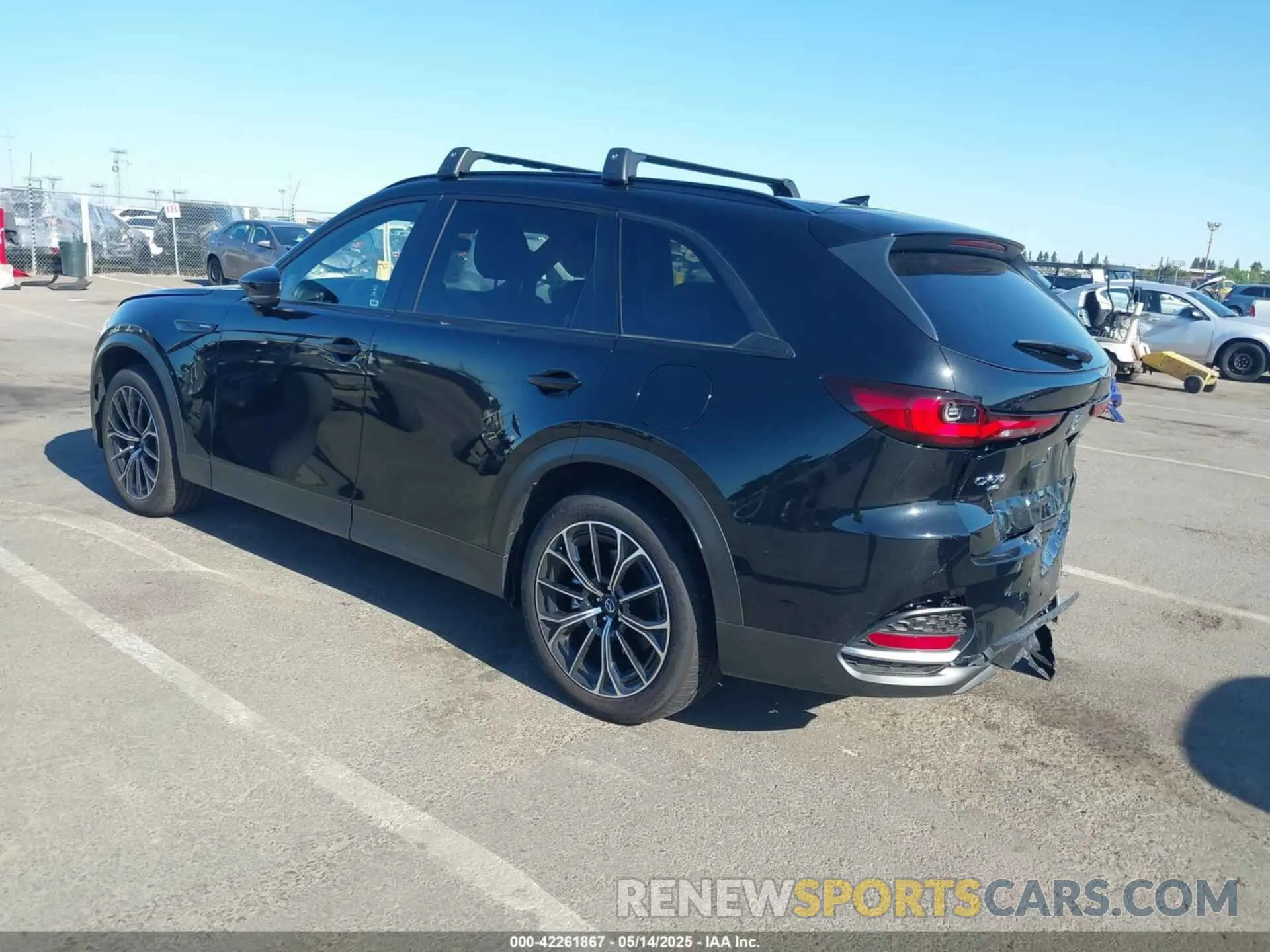 3 fotografías del automóvil dañado JM3KJEHA8S1100304 MAZDA CX-70 PHEV 2025