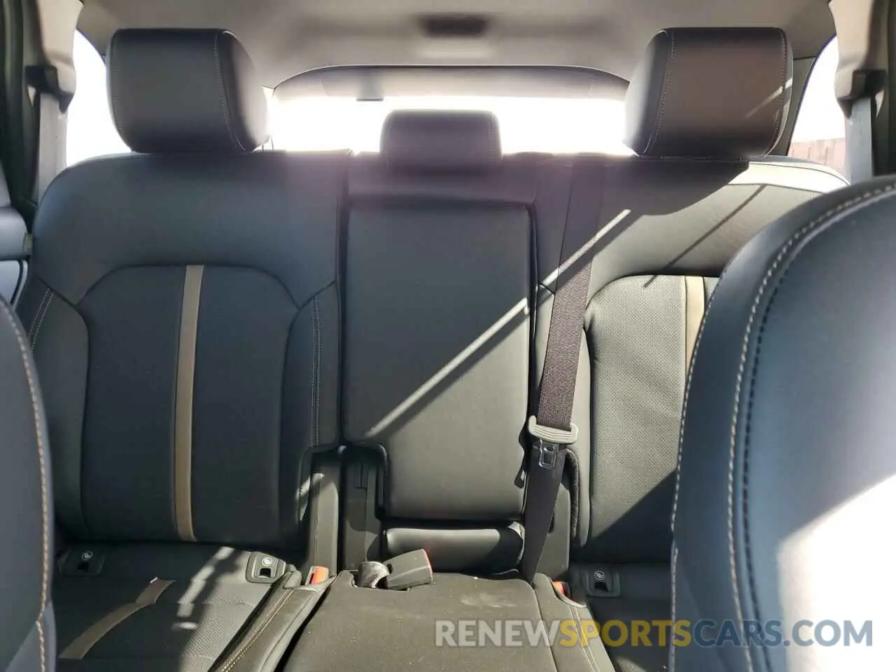 10 fotografías del automóvil dañado JM3KJDHC4S1122585 MAZDA CX-70 PREM 2025