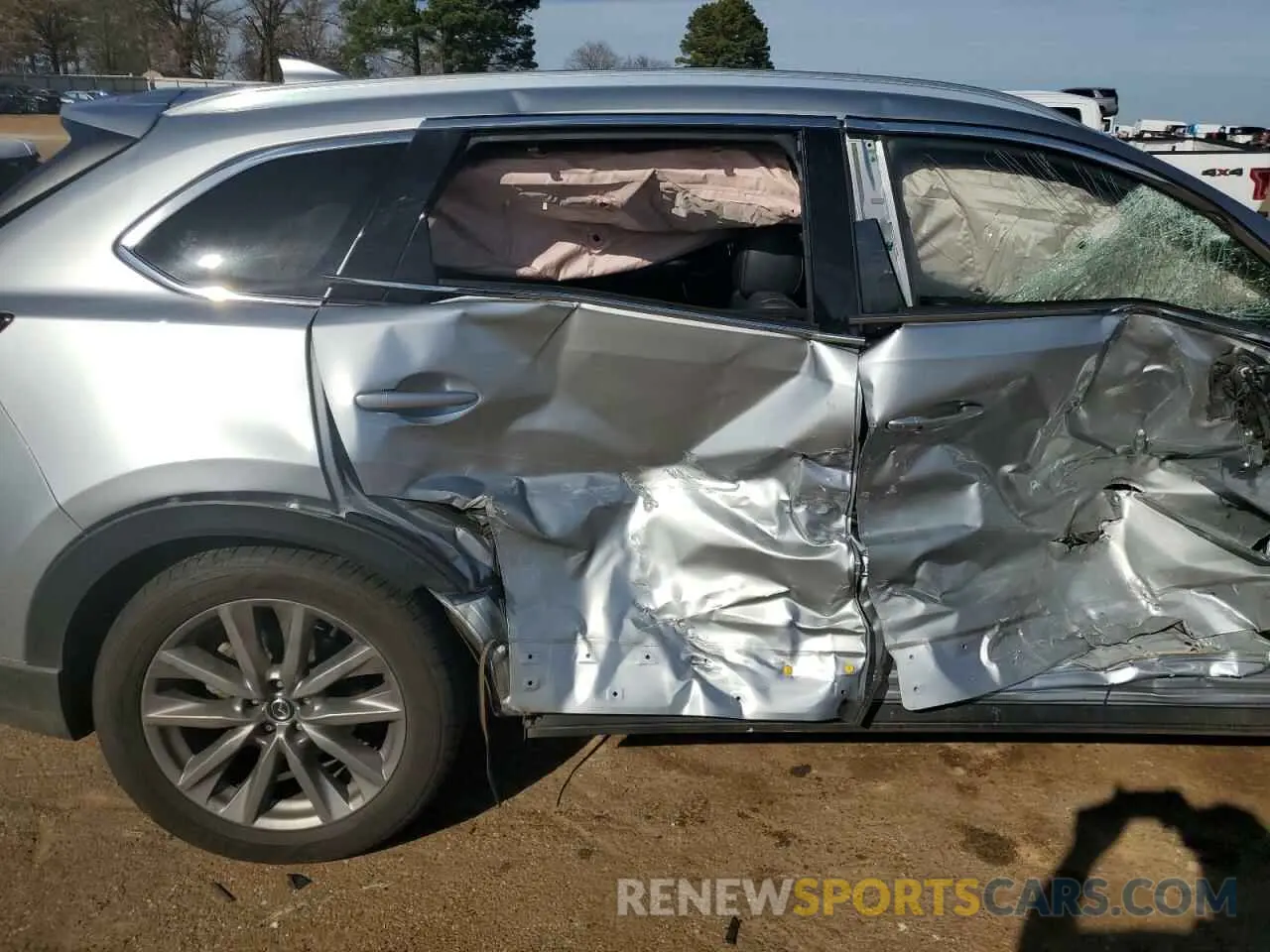 11 fotografías del automóvil dañado JM3TCBDY2L0413050 MAZDA CX-9 2020
