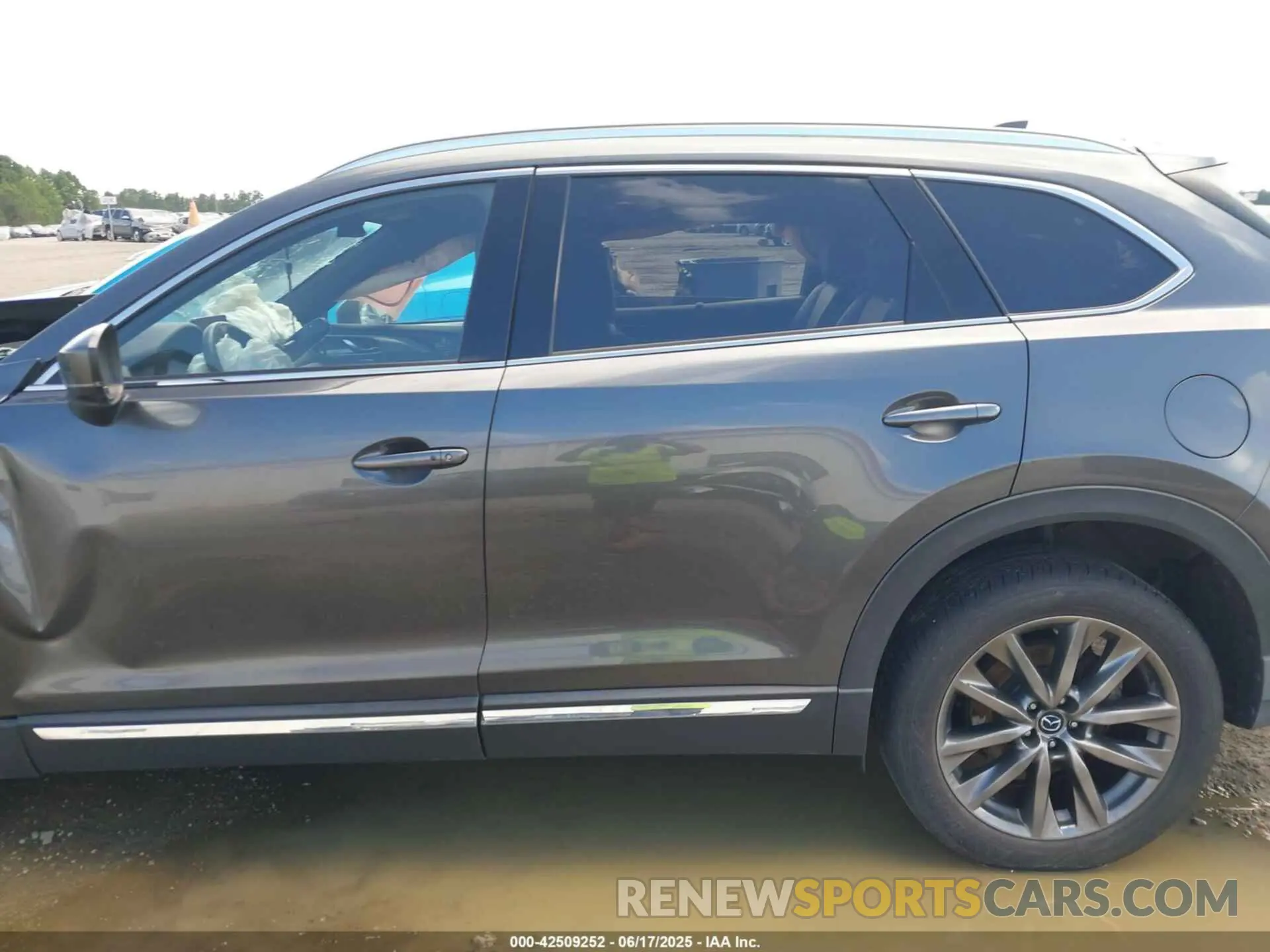 15 fotografías del automóvil dañado JM3TCBEY4L0401674 MAZDA CX-9 2020