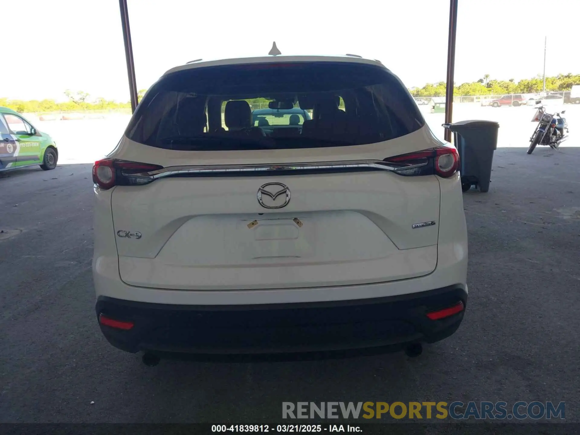 16 fotografías del automóvil dañado JM3TCACY2M0507782 MAZDA CX-9 2021