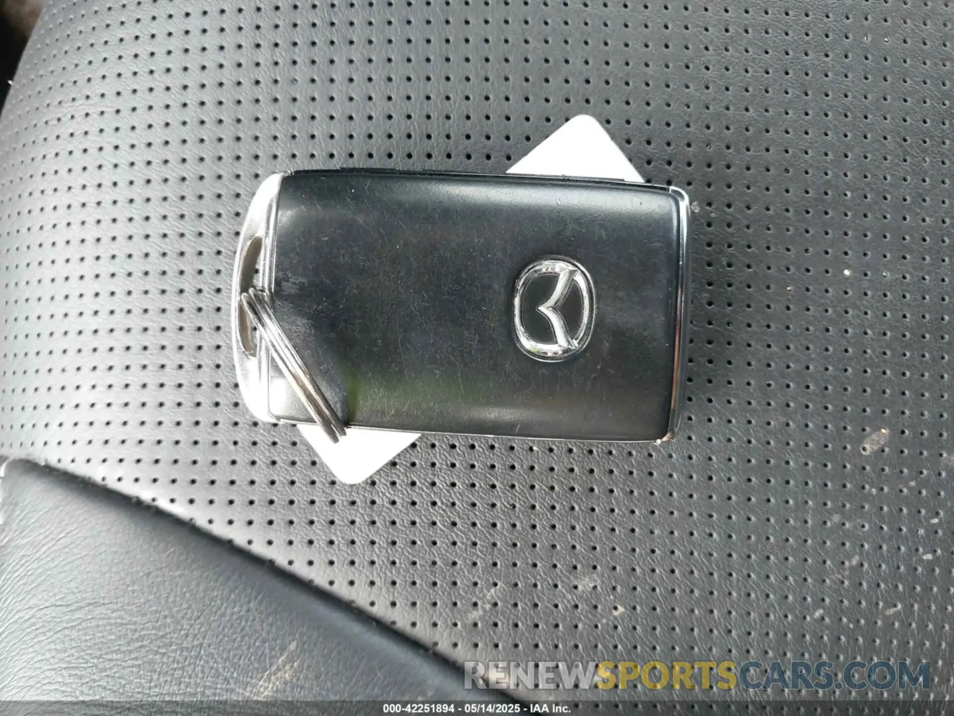 11 fotografías del automóvil dañado JM3TCBDY3M0537975 MAZDA CX-9 2021