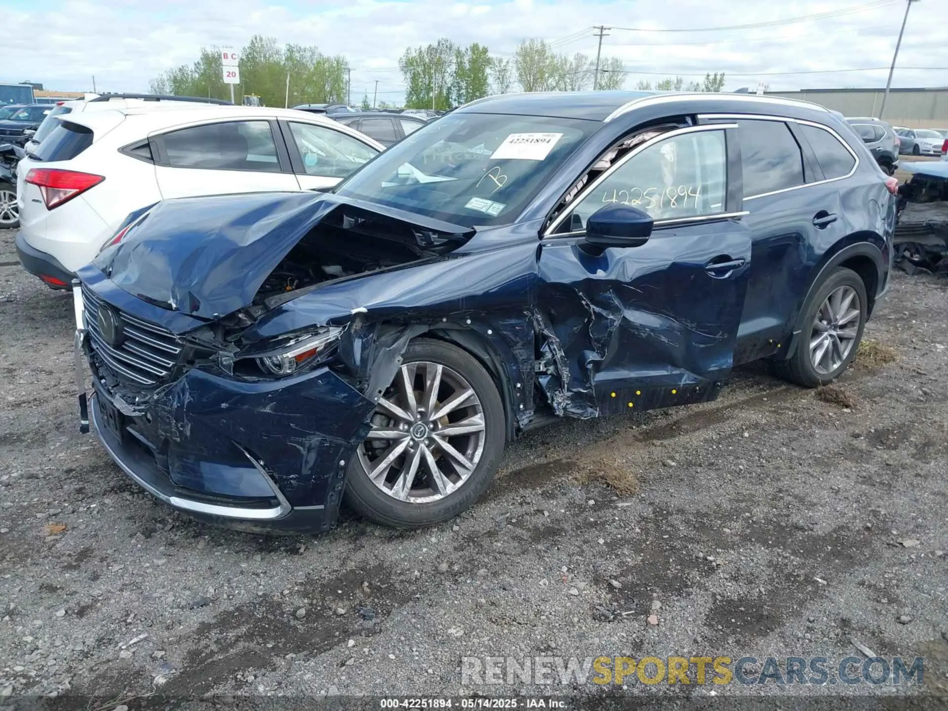 2 fotografías del automóvil dañado JM3TCBDY3M0537975 MAZDA CX-9 2021