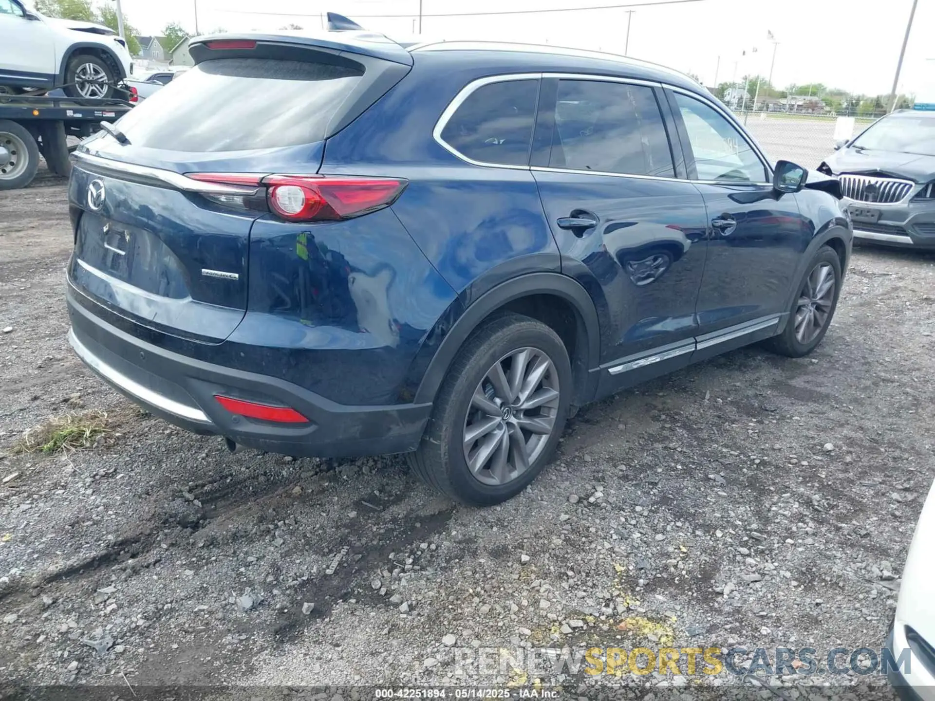 4 fotografías del automóvil dañado JM3TCBDY3M0537975 MAZDA CX-9 2021