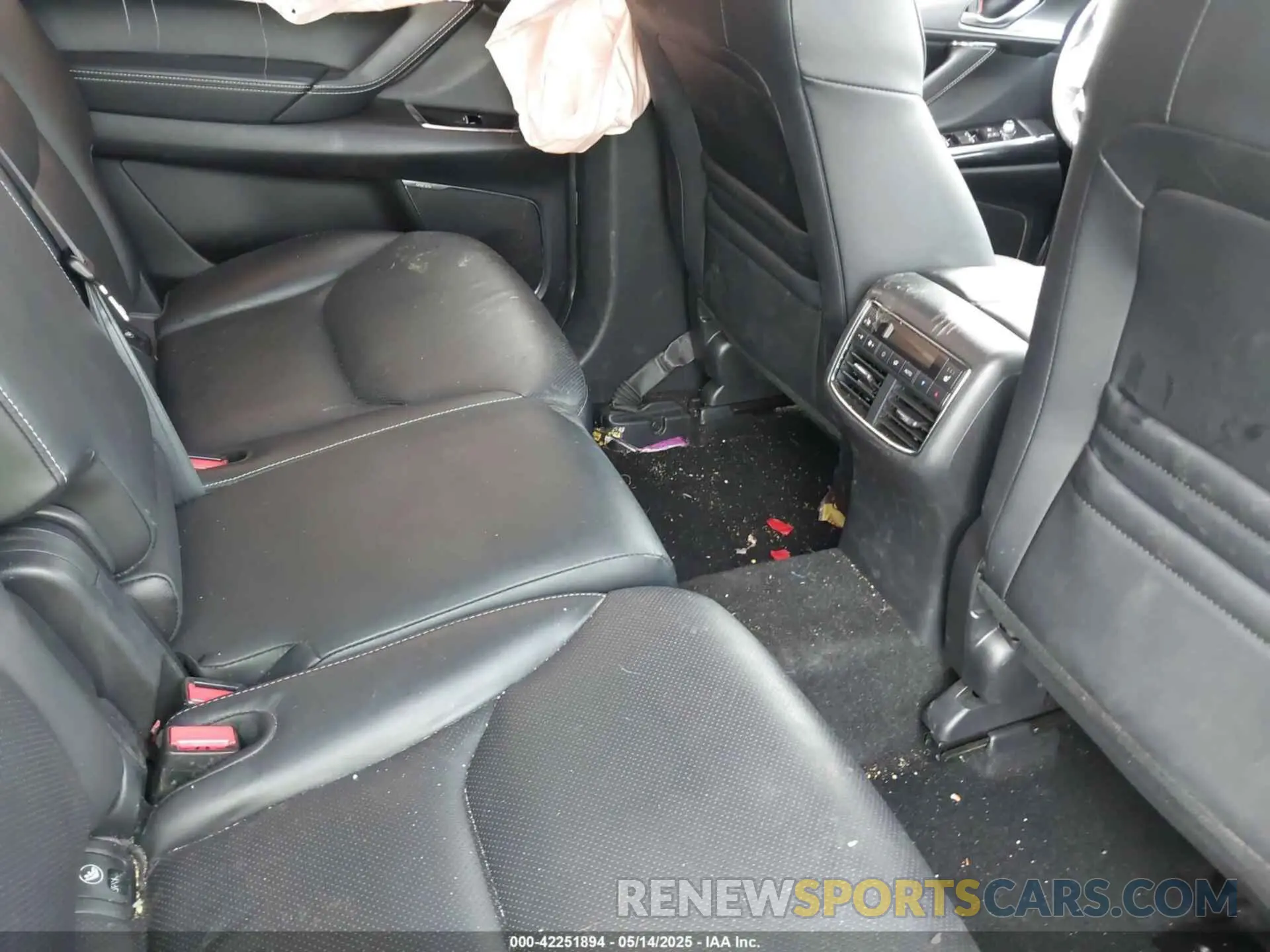 8 fotografías del automóvil dañado JM3TCBDY3M0537975 MAZDA CX-9 2021