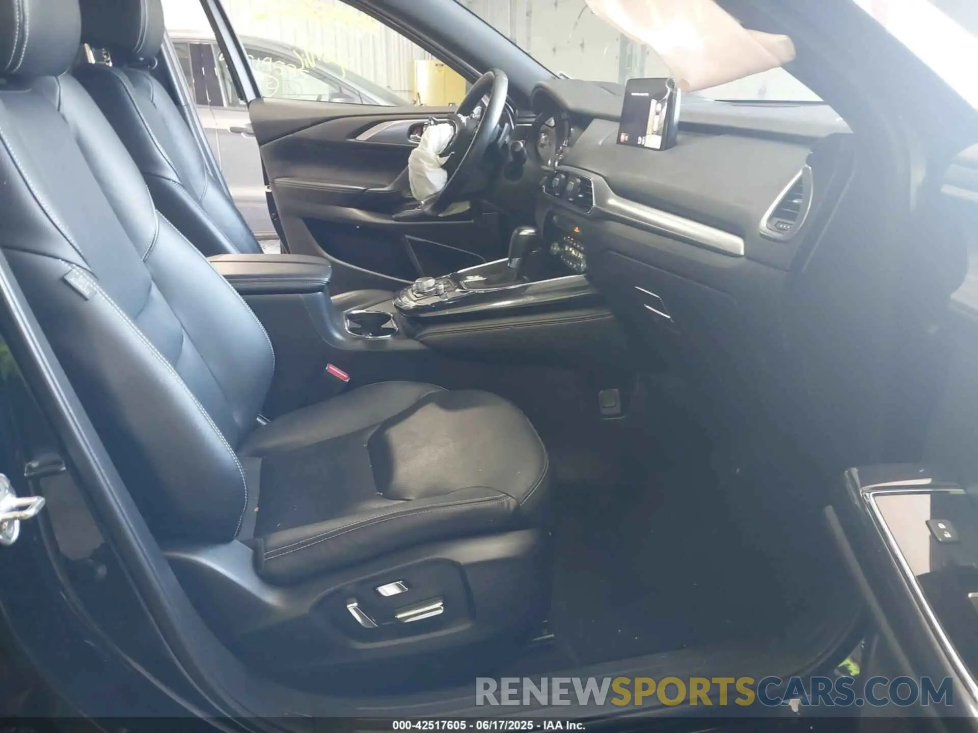 5 fotografías del automóvil dañado JM3TCBDY6M0454122 MAZDA CX-9 2021