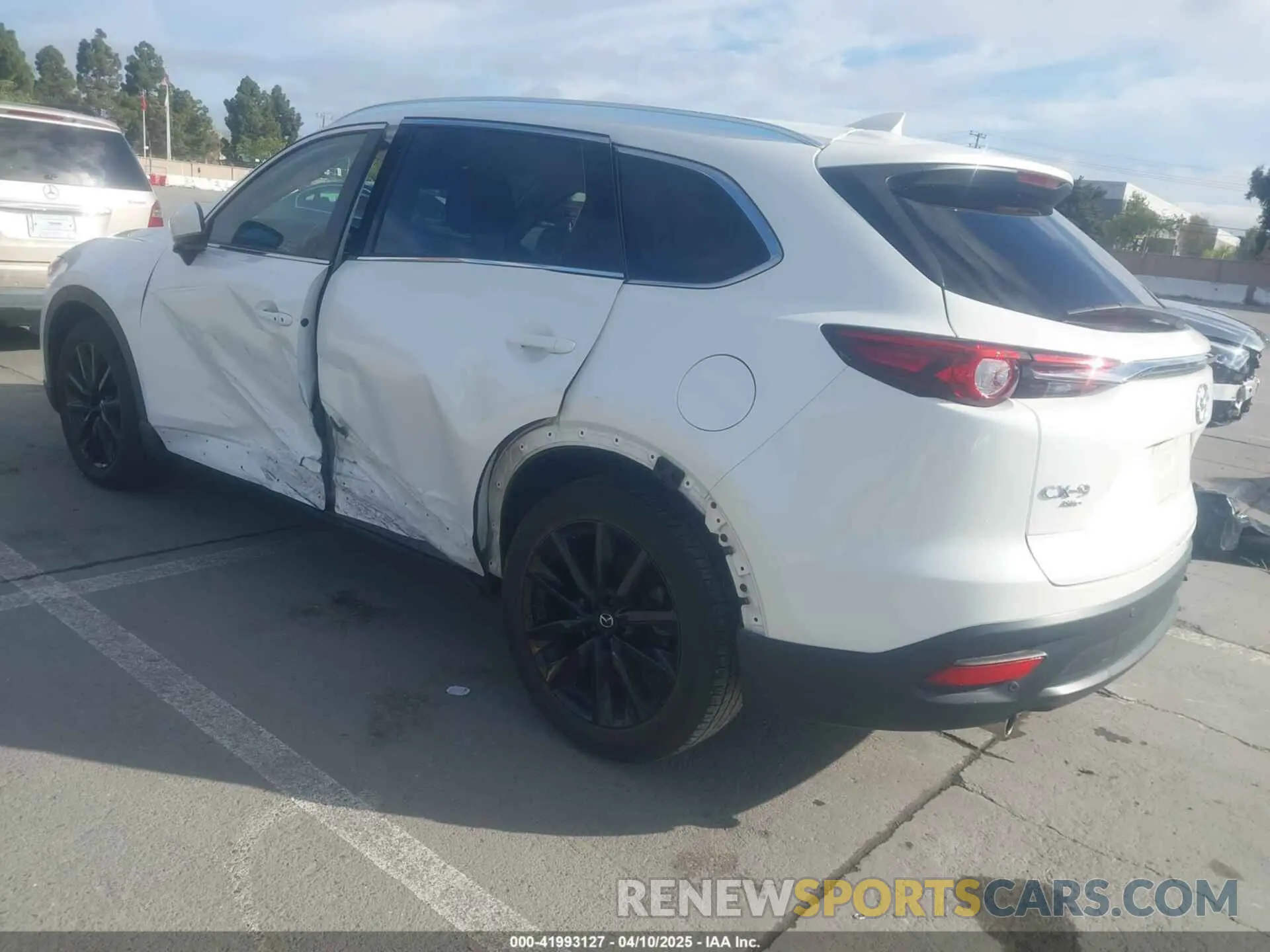 3 fotografías del automóvil dañado JM3TCBAY3N0613037 MAZDA CX-9 2022