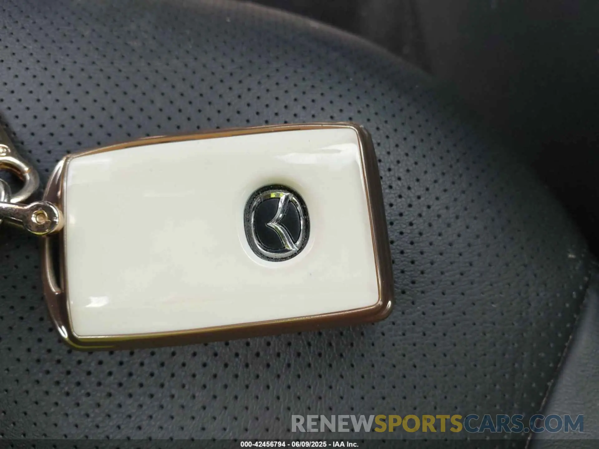 11 fotografías del automóvil dañado JM3TCBCY4N0604912 MAZDA CX-9 2022