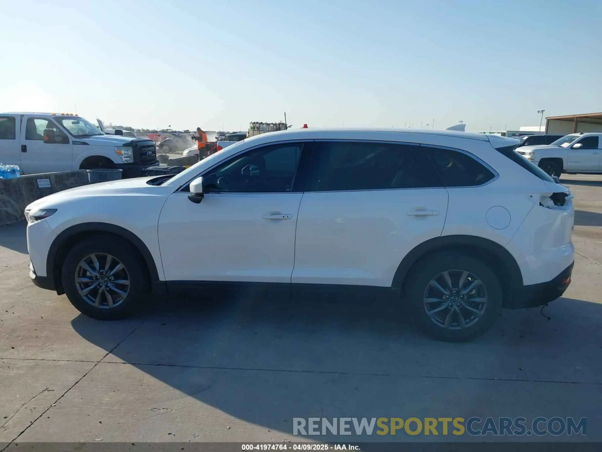 15 fotografías del automóvil dañado JM3TCBCY5N0627700 MAZDA CX-9 2022