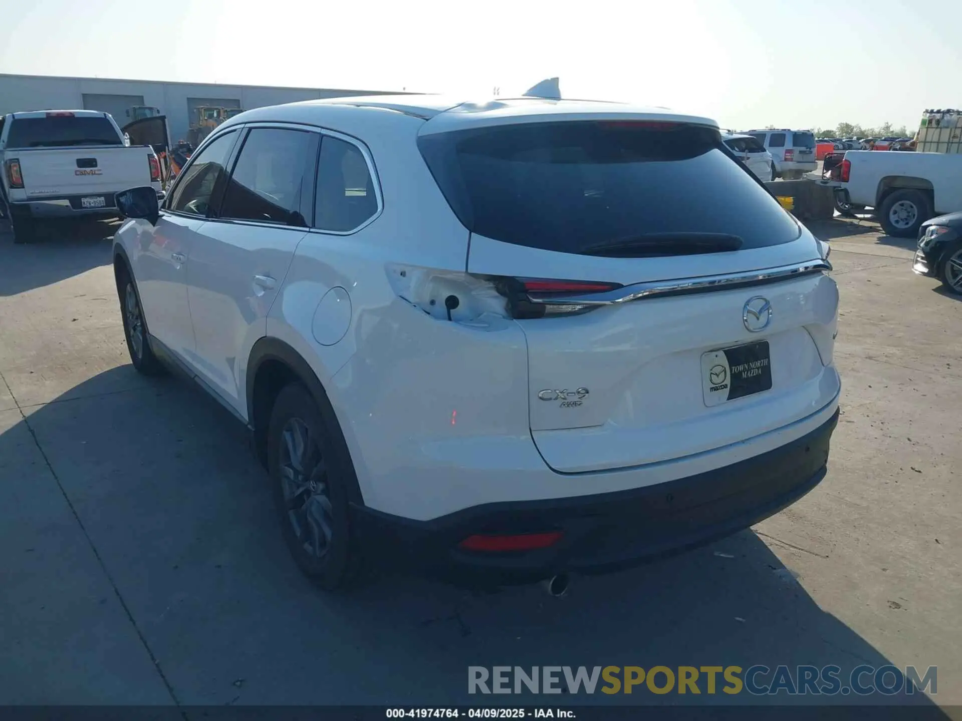 3 fotografías del automóvil dañado JM3TCBCY5N0627700 MAZDA CX-9 2022
