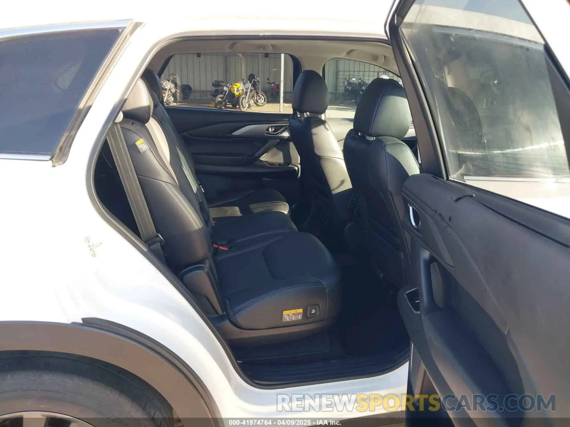 8 fotografías del automóvil dañado JM3TCBCY5N0627700 MAZDA CX-9 2022