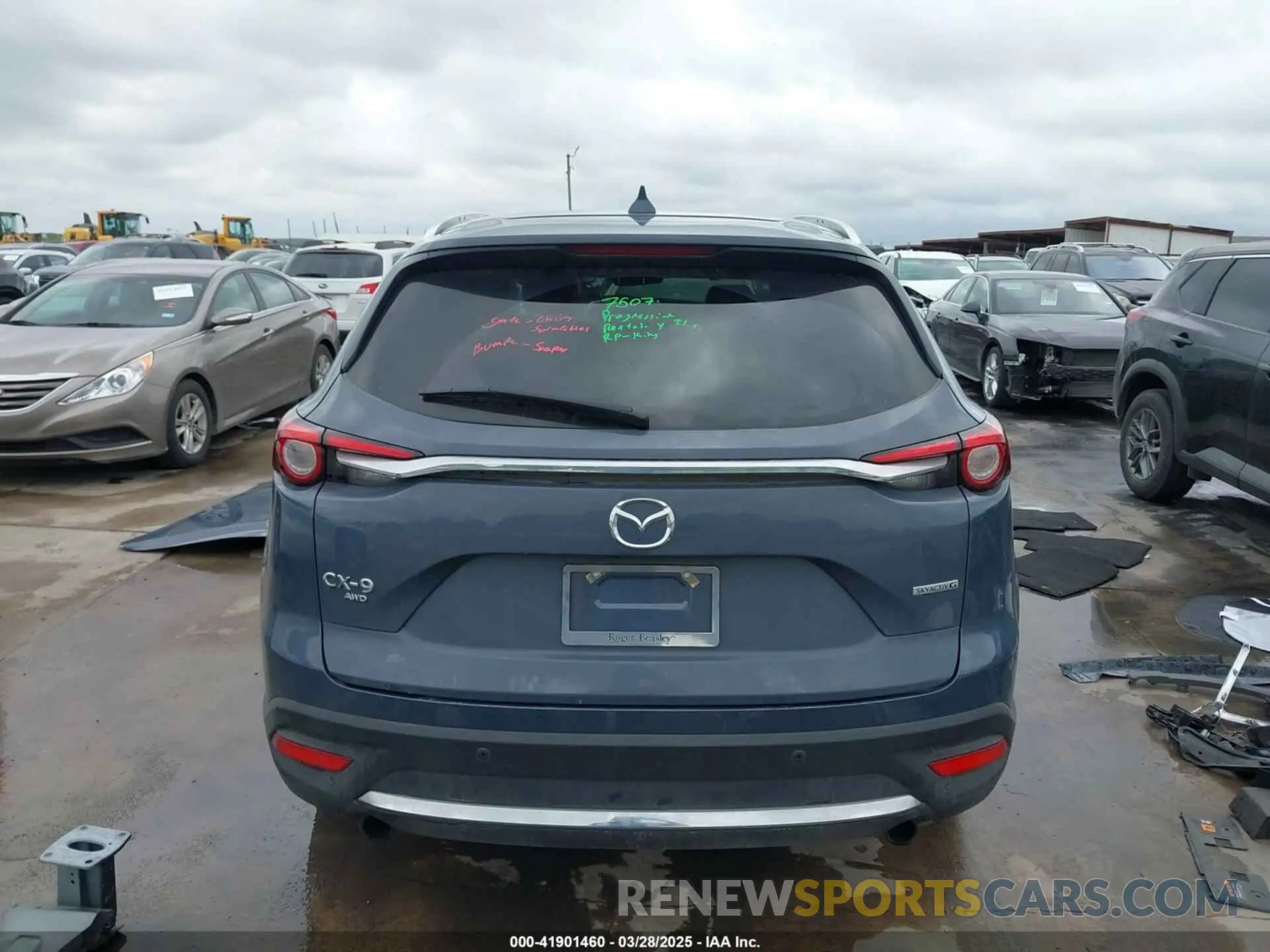 17 fotografías del automóvil dañado JM3TCBDY2N0626986 MAZDA CX-9 2022