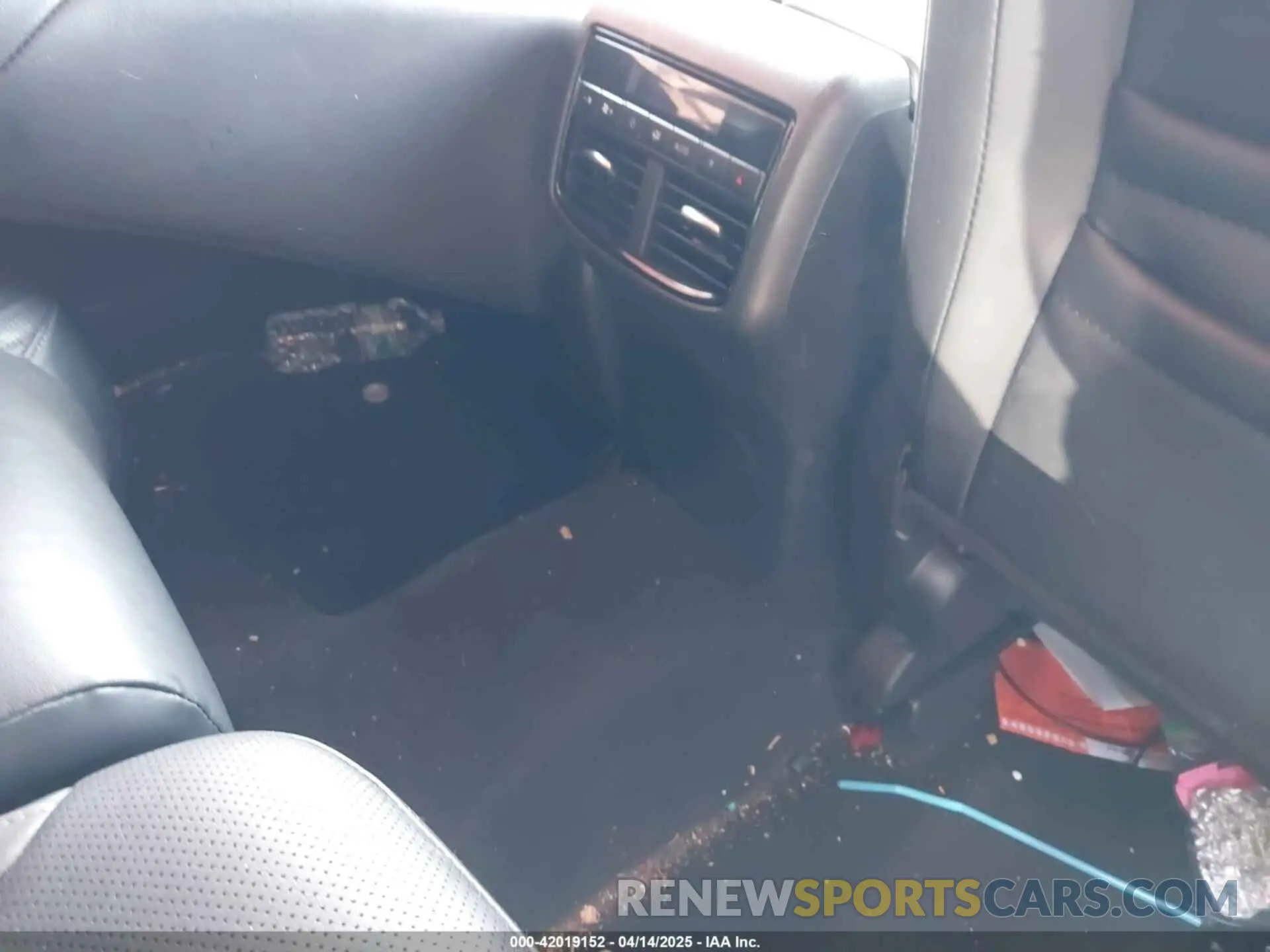 8 fotografías del automóvil dañado JM3TCBAY1P0648632 MAZDA CX-9 2023