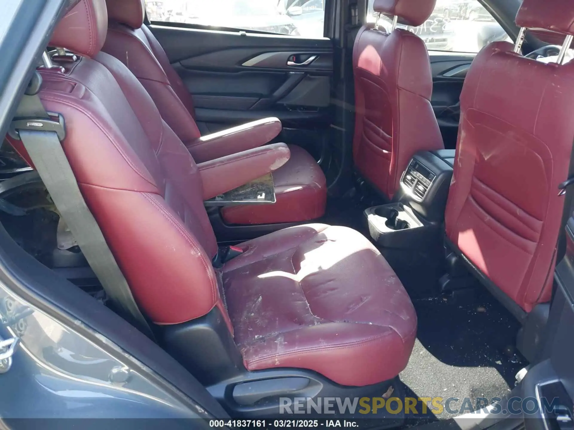 8 fotografías del automóvil dañado JM3TCBDY6P0629943 MAZDA CX-9 2023