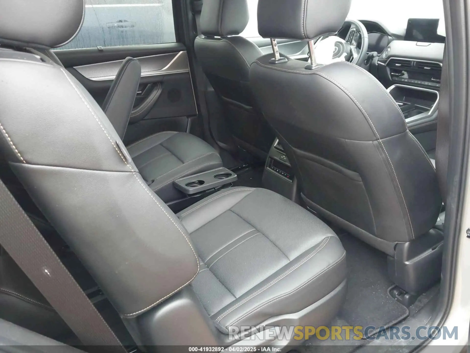 8 fotografías del automóvil dañado JM3KK1HC7R1161614 MAZDA CX-90 2024