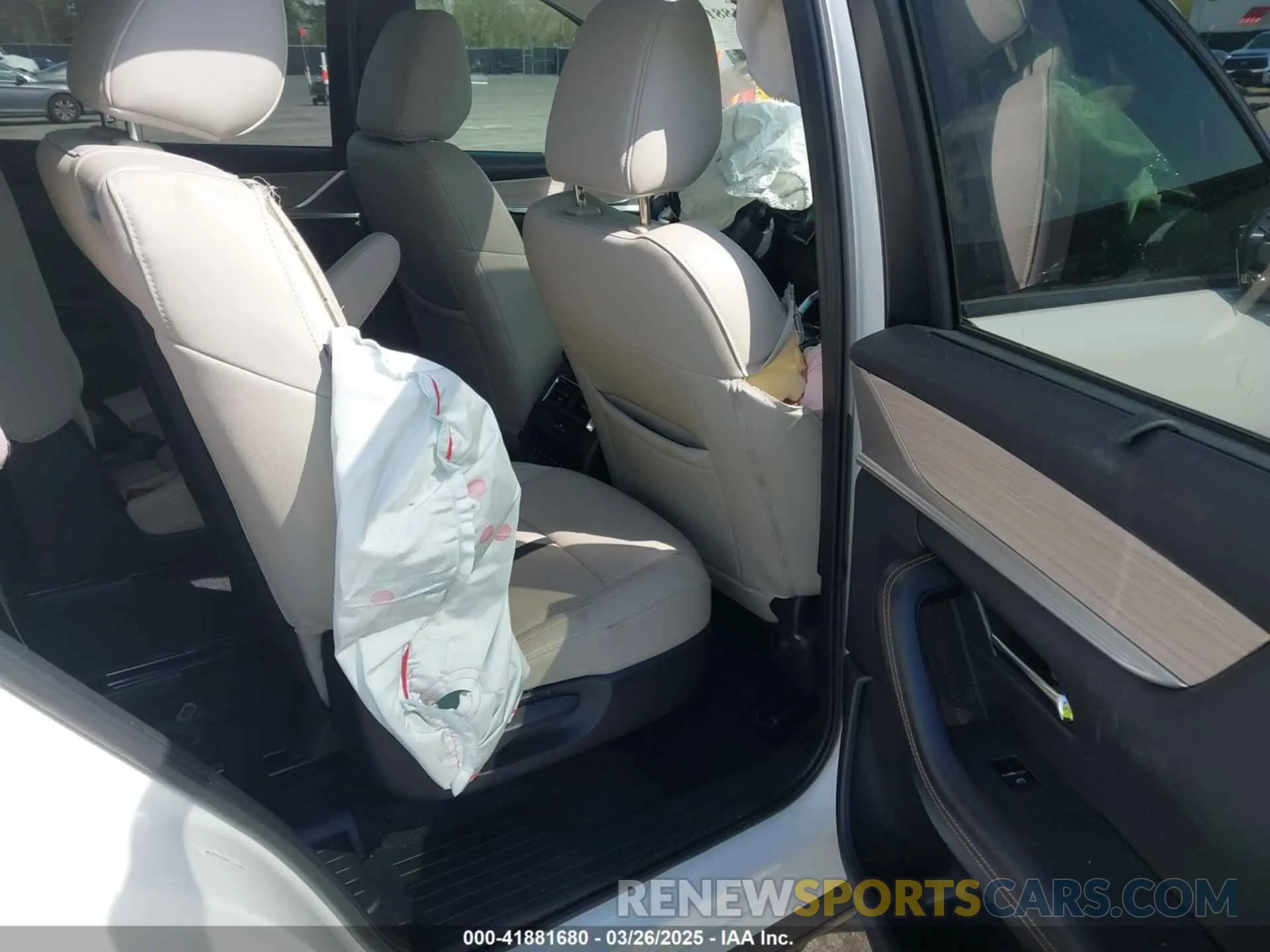 8 fotografías del automóvil dañado JM3KKCHD0R1111349 MAZDA CX-90 2024