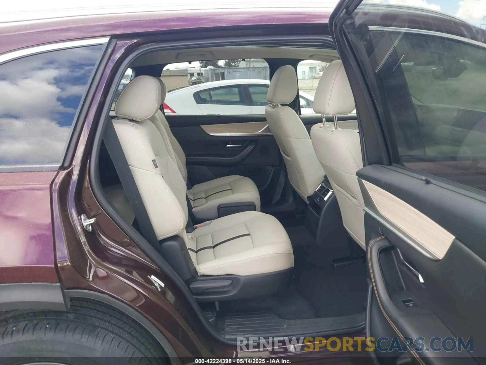 8 fotografías del automóvil dañado JM3KKDHD0R1108232 MAZDA CX-90 2024