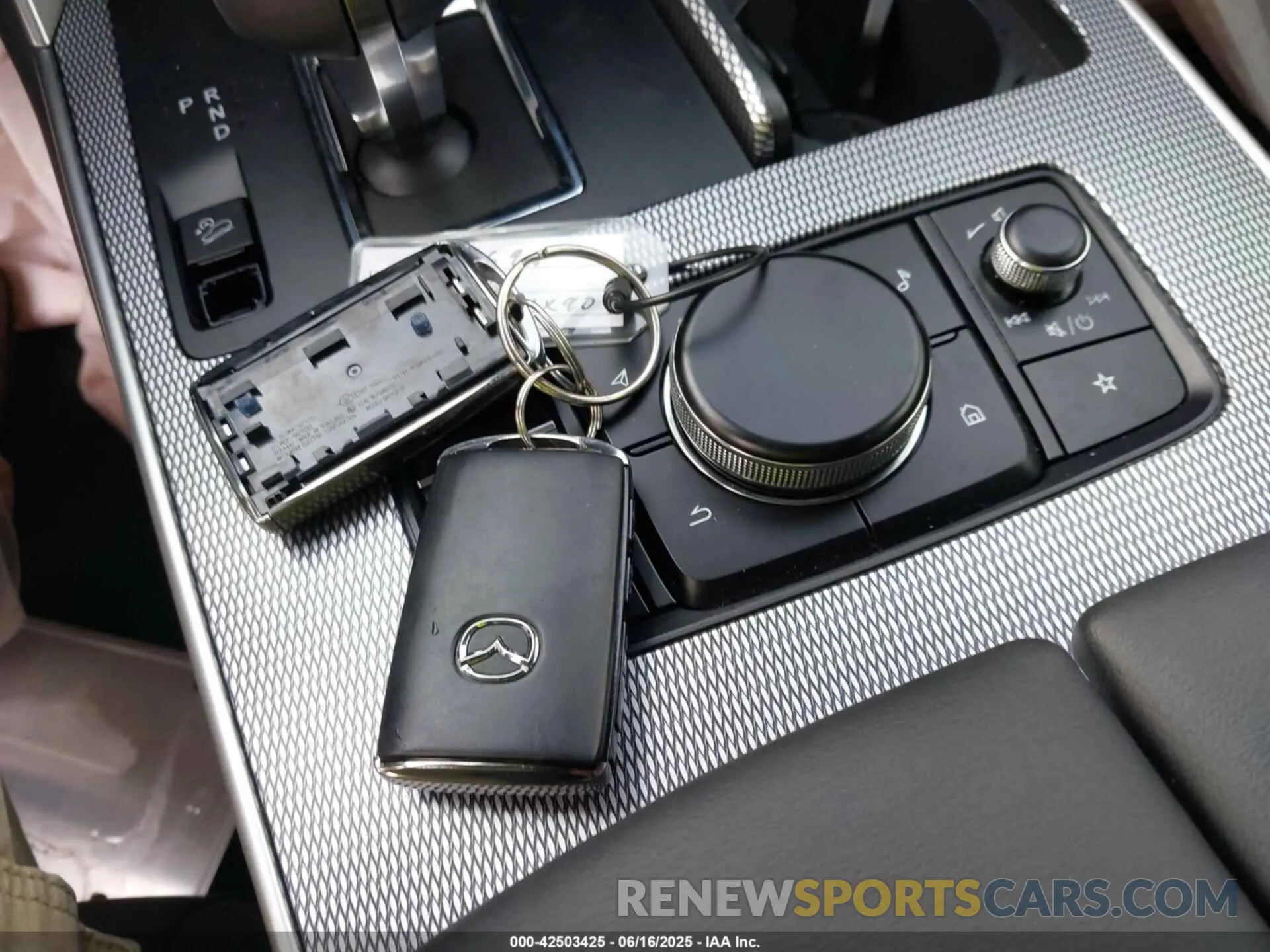 11 fotografías del automóvil dañado JM3KKBHD7S1208001 MAZDA CX-90 2025