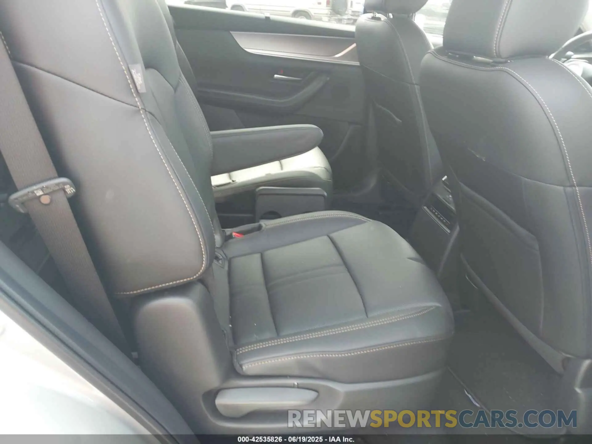 8 fotografías del automóvil dañado JM3KKCHDXS1222383 MAZDA CX-90 2025