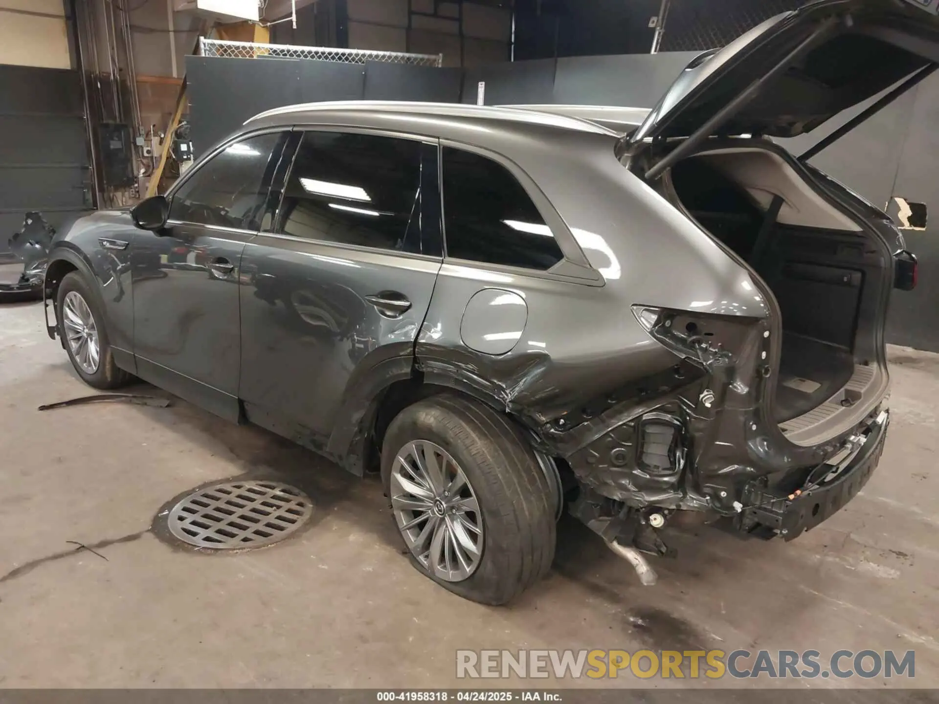 3 fotografías del automóvil dañado JM3KKBHAXR1161160 MAZDA CX-90 PHEV 2024