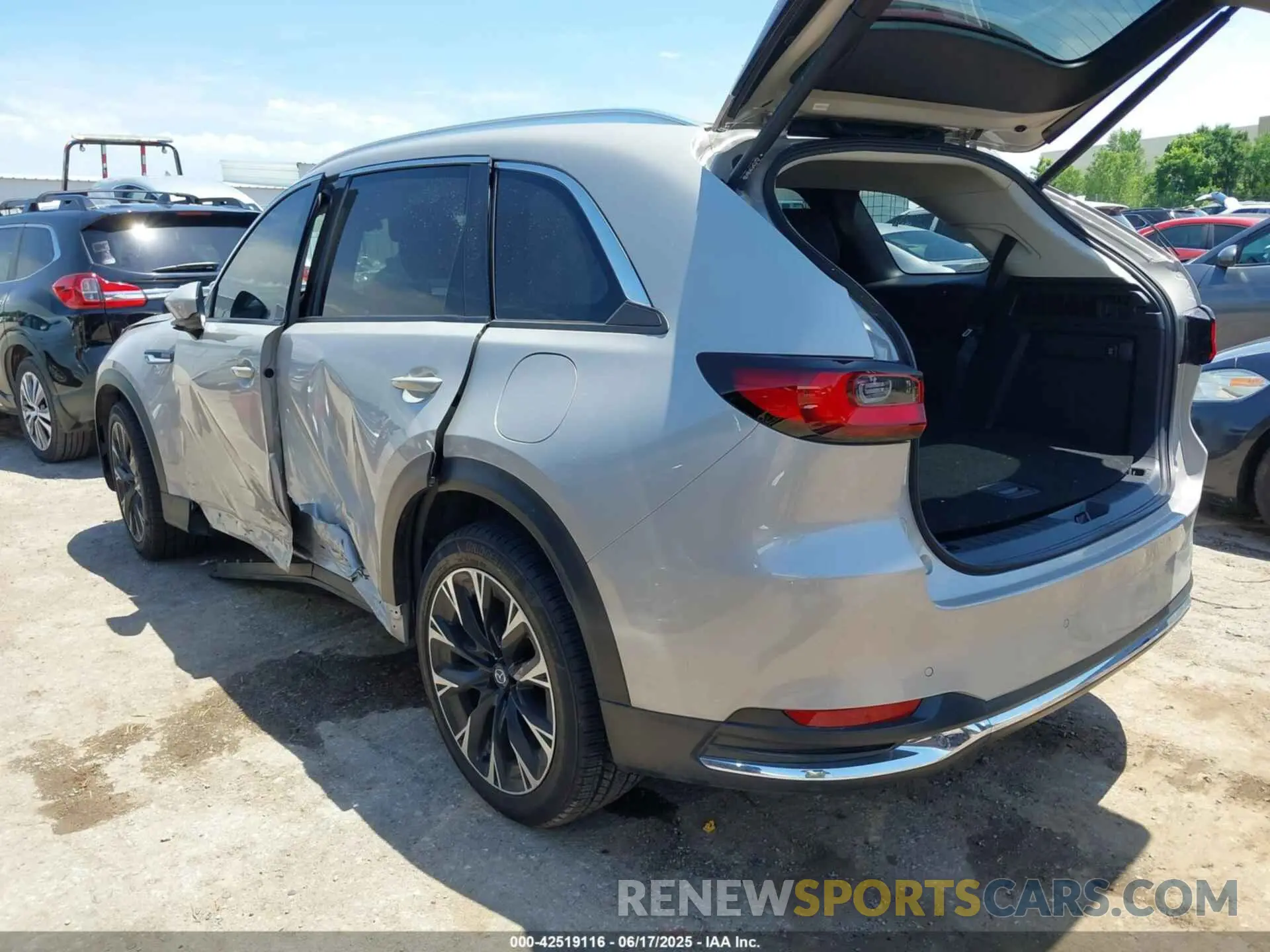 3 fotografías del automóvil dañado JM3KKDHAXR1102735 MAZDA CX-90 PHEV 2024
