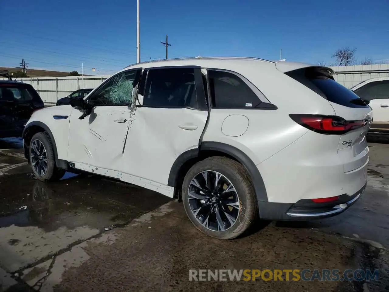 2 fotografías del automóvil dañado JM3KKEHA9S1197039 MAZDA CX-90 PREM 2025