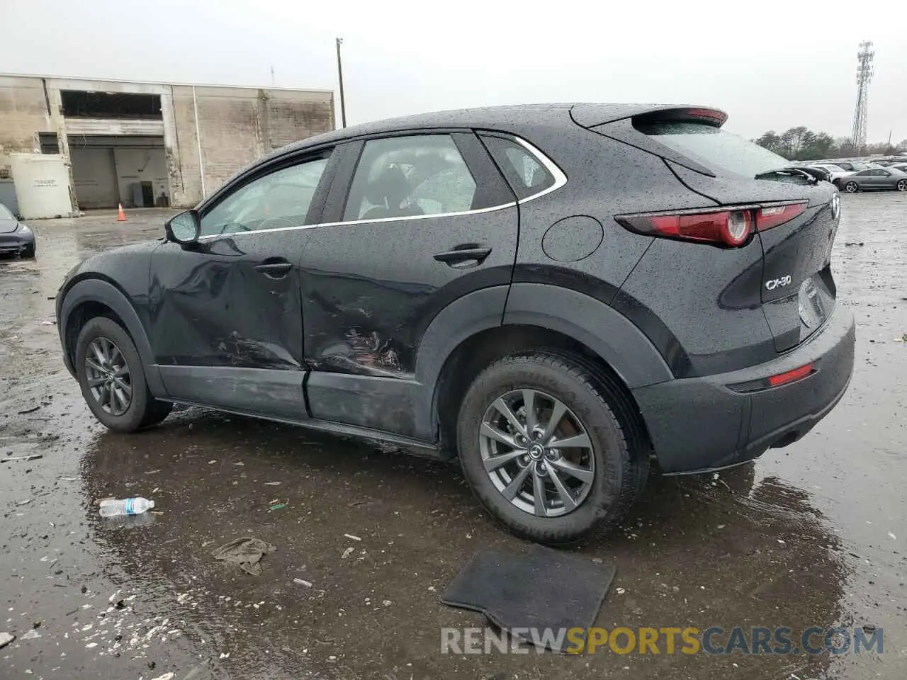 2 fotografías del automóvil dañado 3MVDMABL9LM125324 MAZDA CX30 2020
