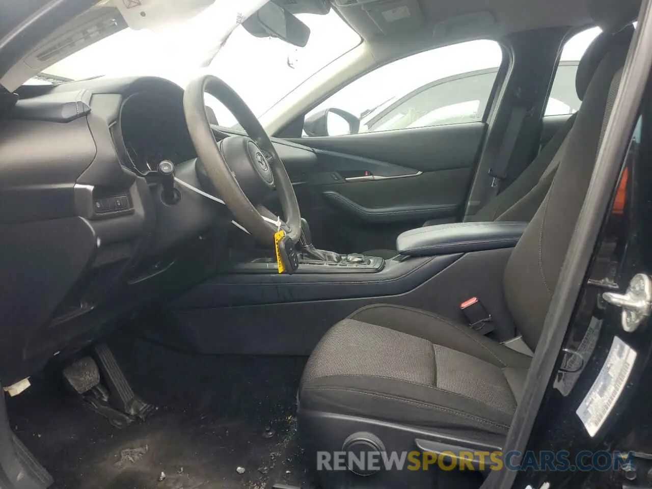 7 fotografías del automóvil dañado 3MVDMABL9LM125324 MAZDA CX30 2020