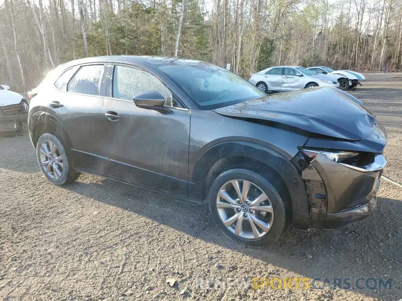 4 fotografías del automóvil dañado 3MVDMBCL1LM132787 MAZDA CX30 2020