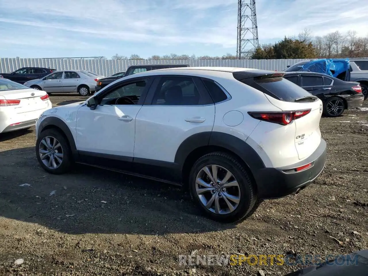 2 fotografías del automóvil dañado 3MVDMBCLXLM111534 MAZDA CX30 2020