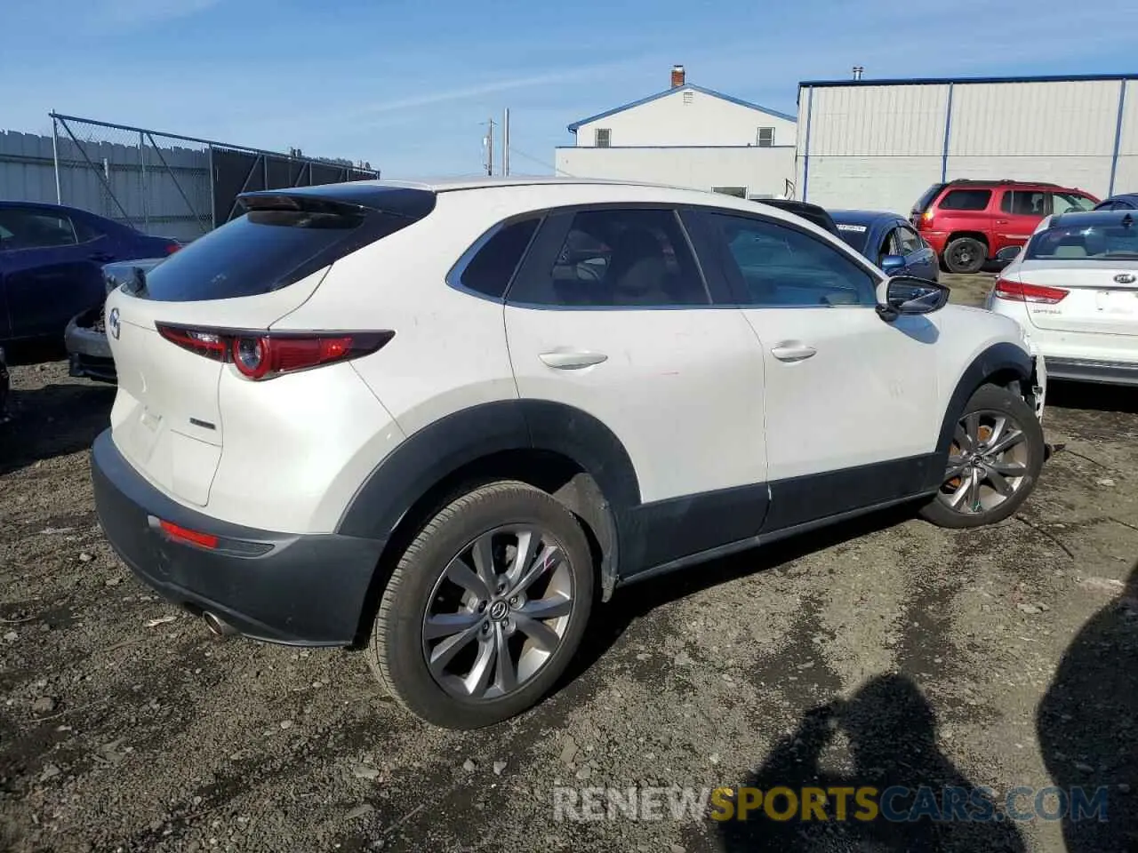 3 fotografías del automóvil dañado 3MVDMBCLXLM111534 MAZDA CX30 2020