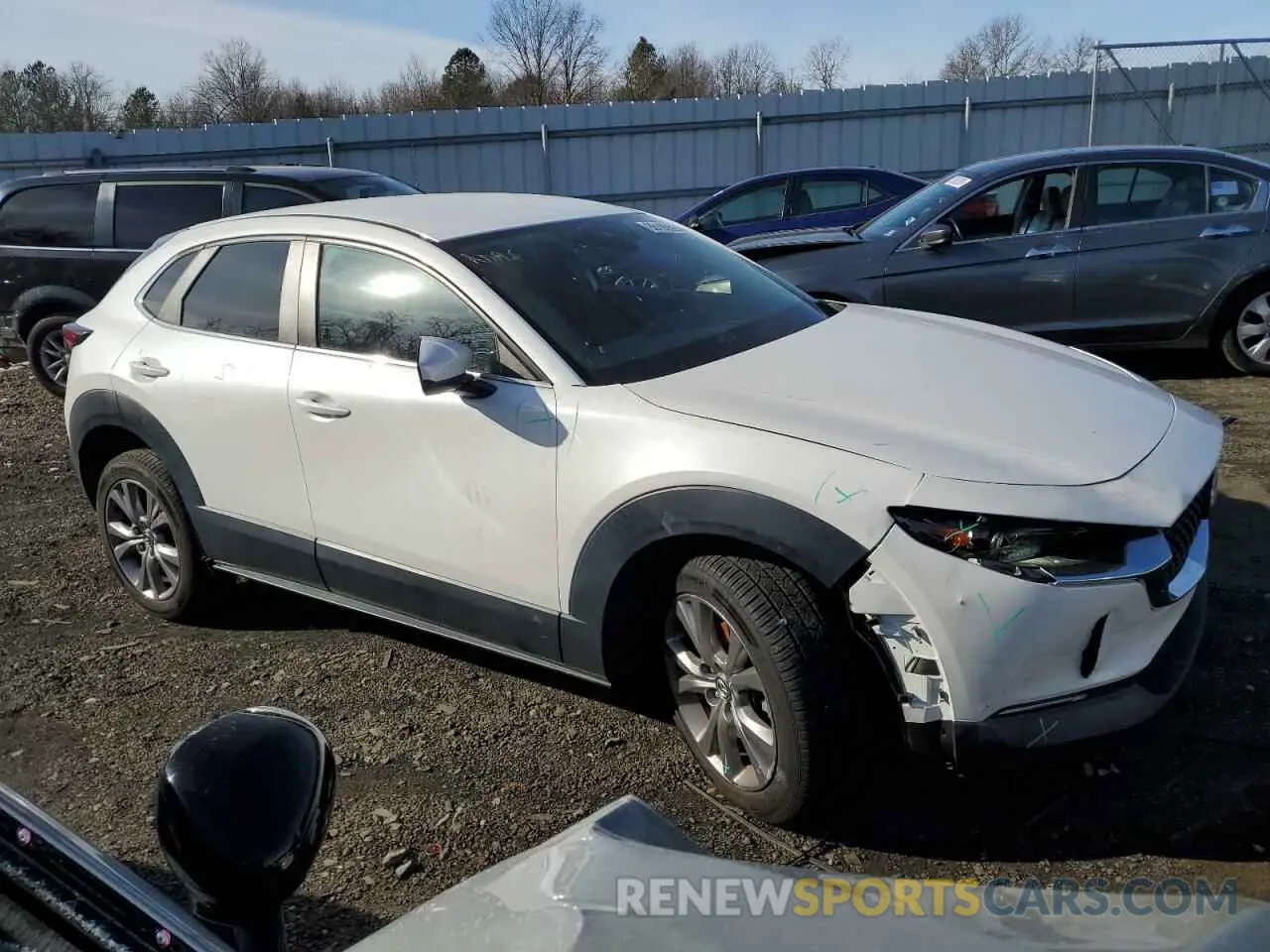 4 fotografías del automóvil dañado 3MVDMBCLXLM111534 MAZDA CX30 2020