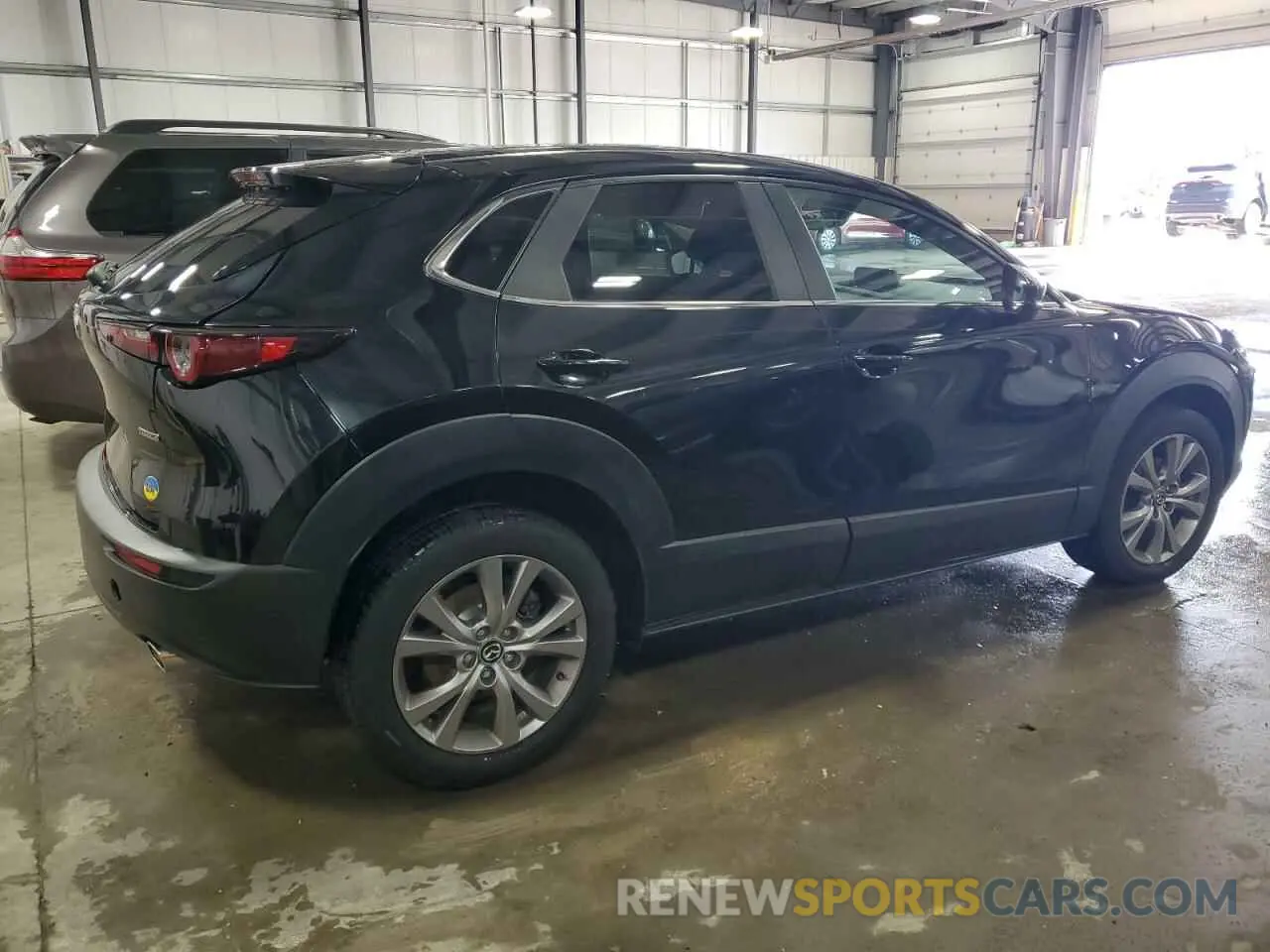 3 fotografías del automóvil dañado 3MVDMBCLXLM117155 MAZDA CX30 2020