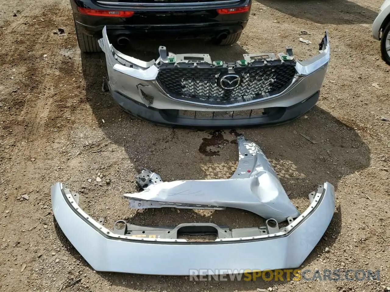 12 fotografías del automóvil dañado 3MVDMBCLXLM121349 MAZDA CX30 2020