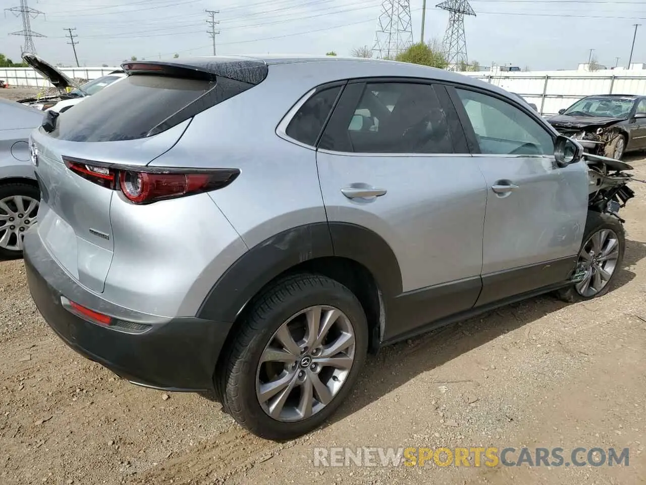 3 fotografías del automóvil dañado 3MVDMBCLXLM121349 MAZDA CX30 2020