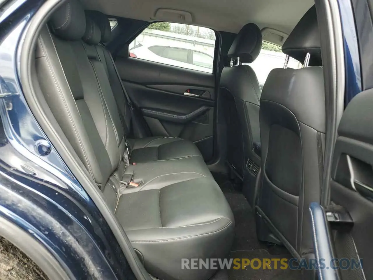 10 fotografías del automóvil dañado 3MVDMBDL2LM107878 MAZDA CX30 2020