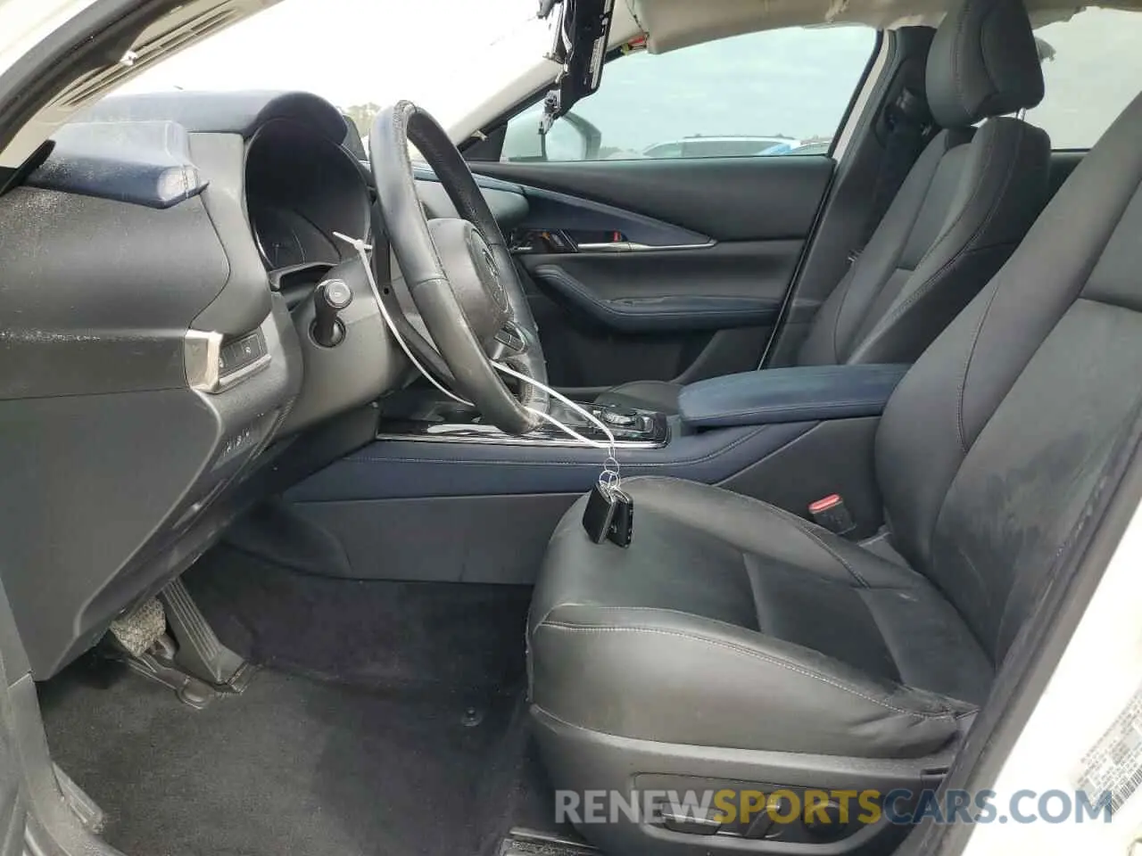 7 fotografías del automóvil dañado 3MVDMBDL2LM114068 MAZDA CX30 2020