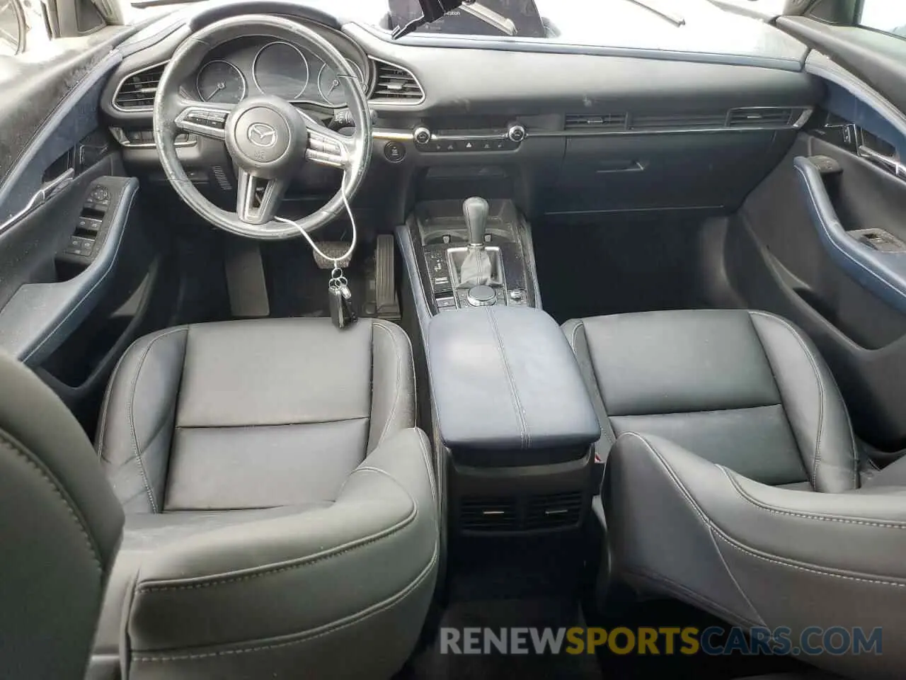 8 fotografías del automóvil dañado 3MVDMBDL2LM114068 MAZDA CX30 2020
