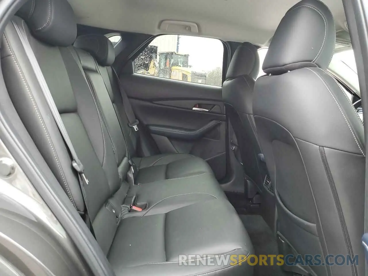 11 fotografías del automóvil dañado 3MVDMBDL4LM107090 MAZDA CX30 2020