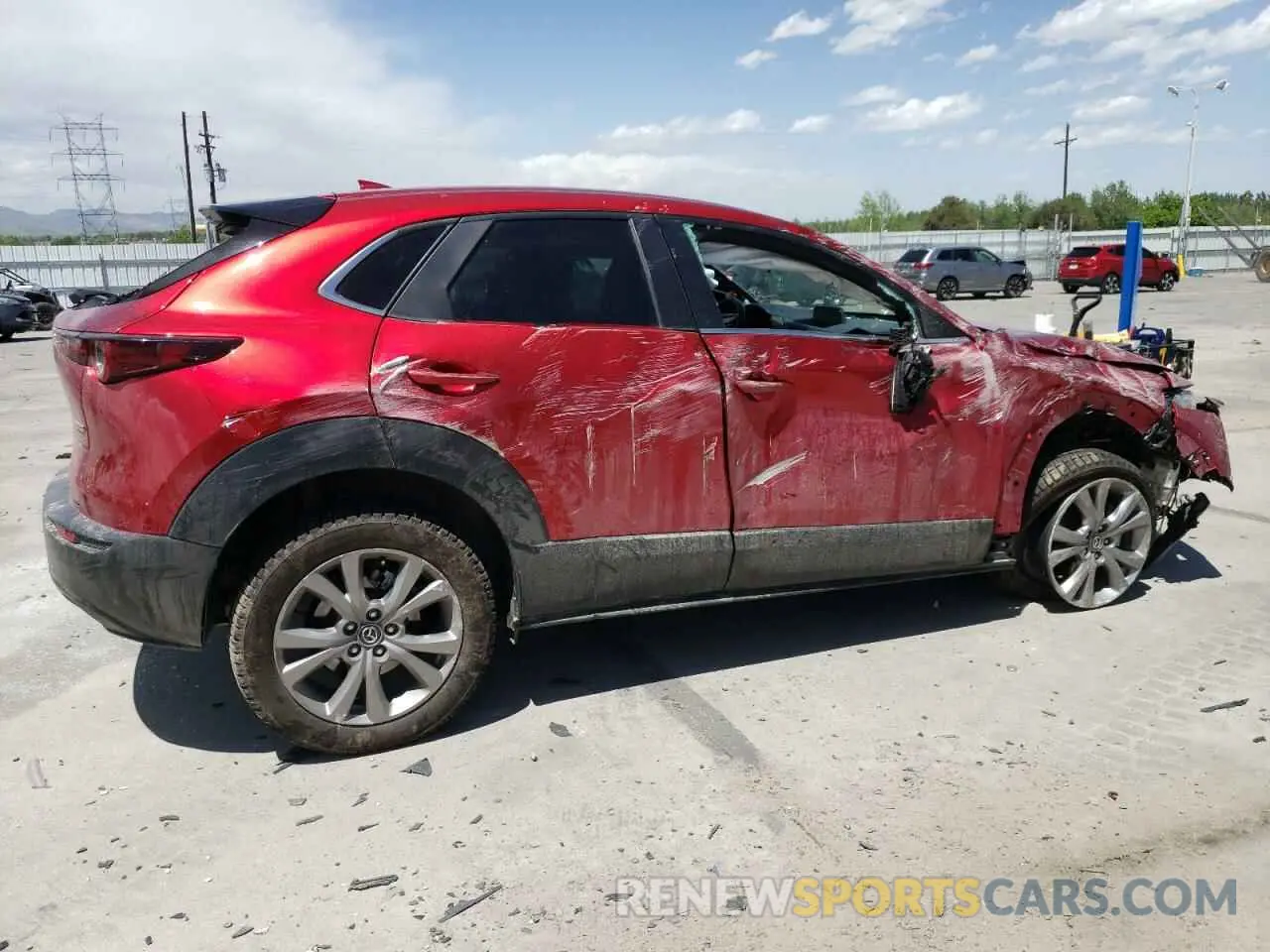 3 fotografías del automóvil dañado 3MVDMBDL7LM119105 MAZDA CX30 2020