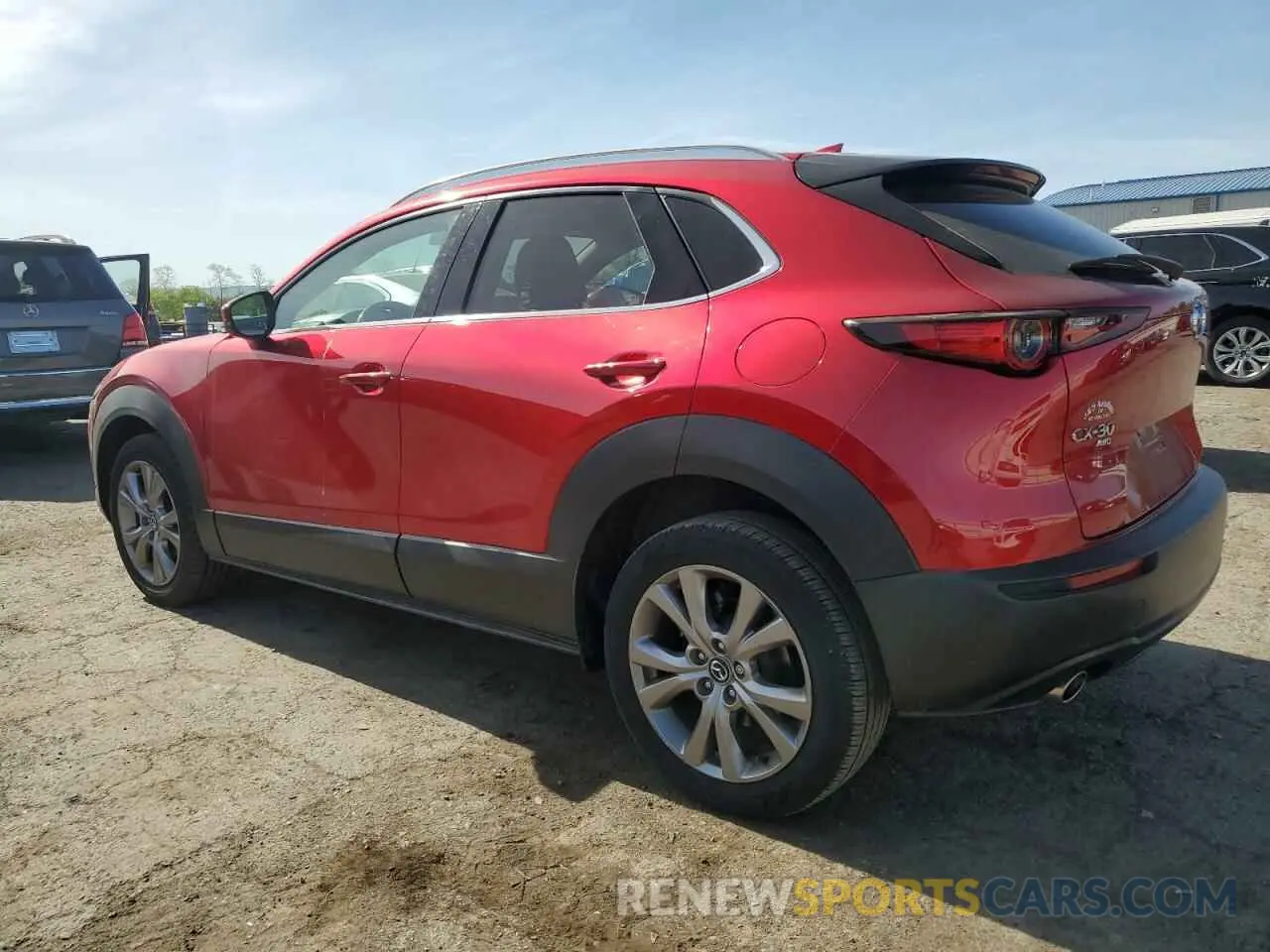 2 fotografías del automóvil dañado 3MVDMBEM0LM124055 MAZDA CX30 2020