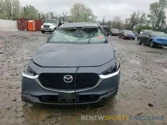 11 fotografías del automóvil dañado 3MVDMBEM7LM114168 MAZDA CX30 2020