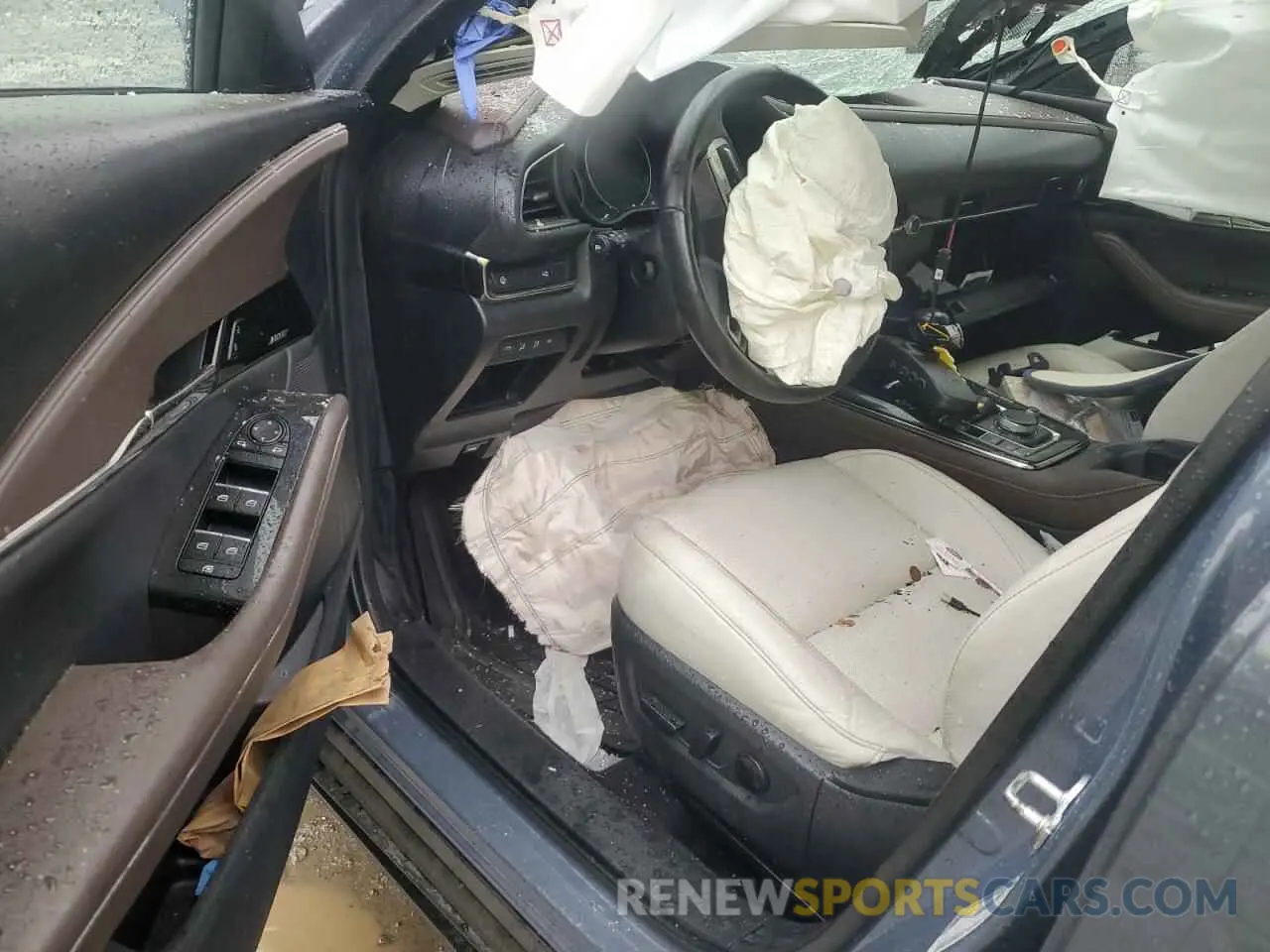 8 fotografías del automóvil dañado 3MVDMBEM7LM114168 MAZDA CX30 2020