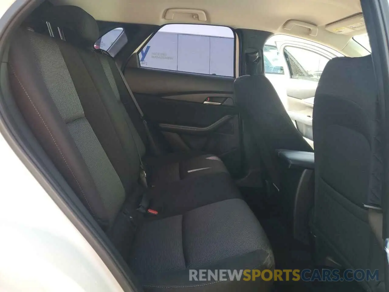 11 fotografías del automóvil dañado 3MVDMAAL2MM251639 MAZDA CX30 2021
