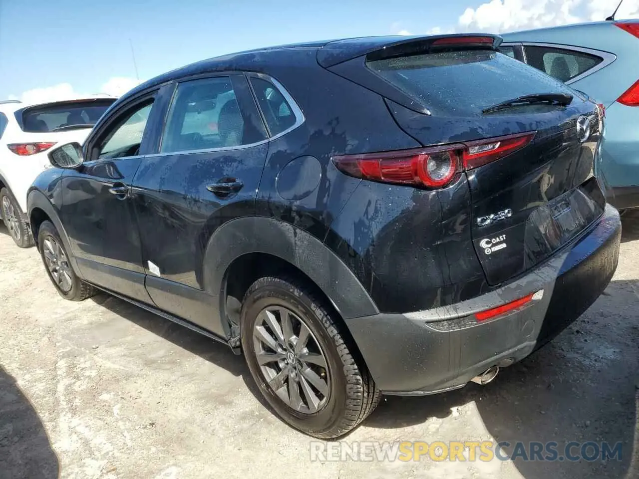 2 fotografías del automóvil dañado 3MVDMAAL6MM257511 MAZDA CX30 2021